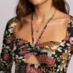 🎁NWT Forever 21 Black Multi Floral L/S Knit top Blouse- Small
